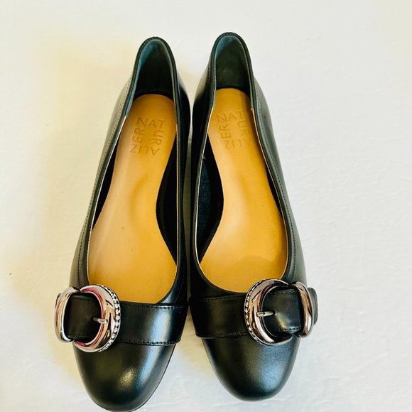 NWOT NATURALIZER POLLY BLACK LEATHER RHINESTONE GUNMETAL BUCKLE FLATS SHOES - Picture 2 of 8